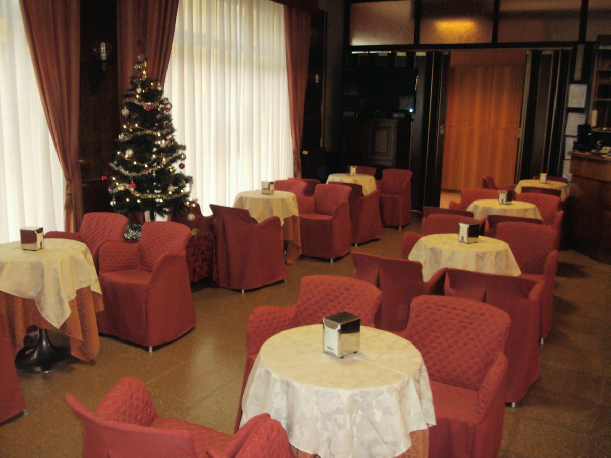 hotel ristorante vittoria Santhià Esterno foto