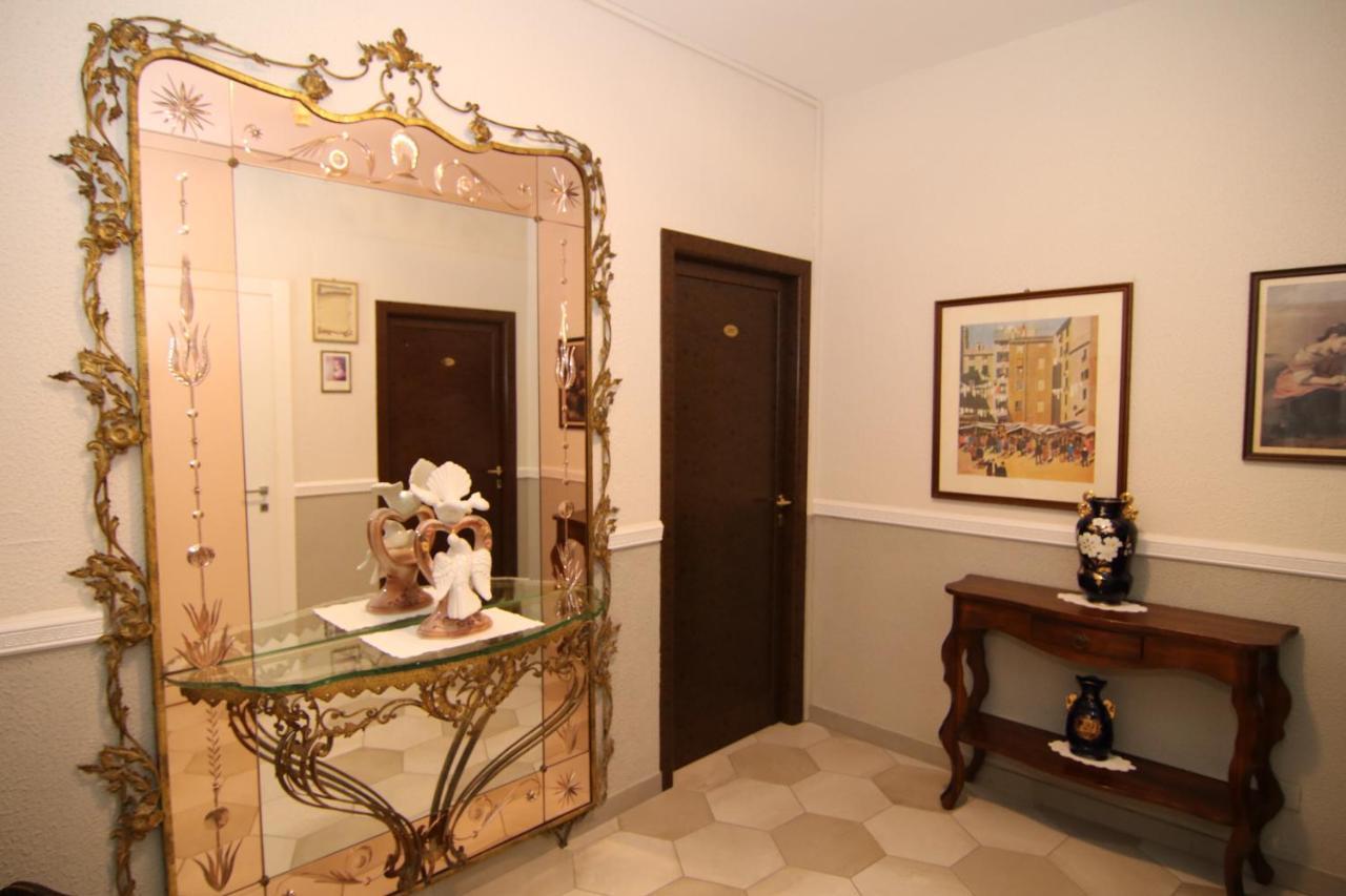 hotel ristorante vittoria Santhià Esterno foto